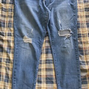 Levi's Women's Distressed Blue Skinny Jeans